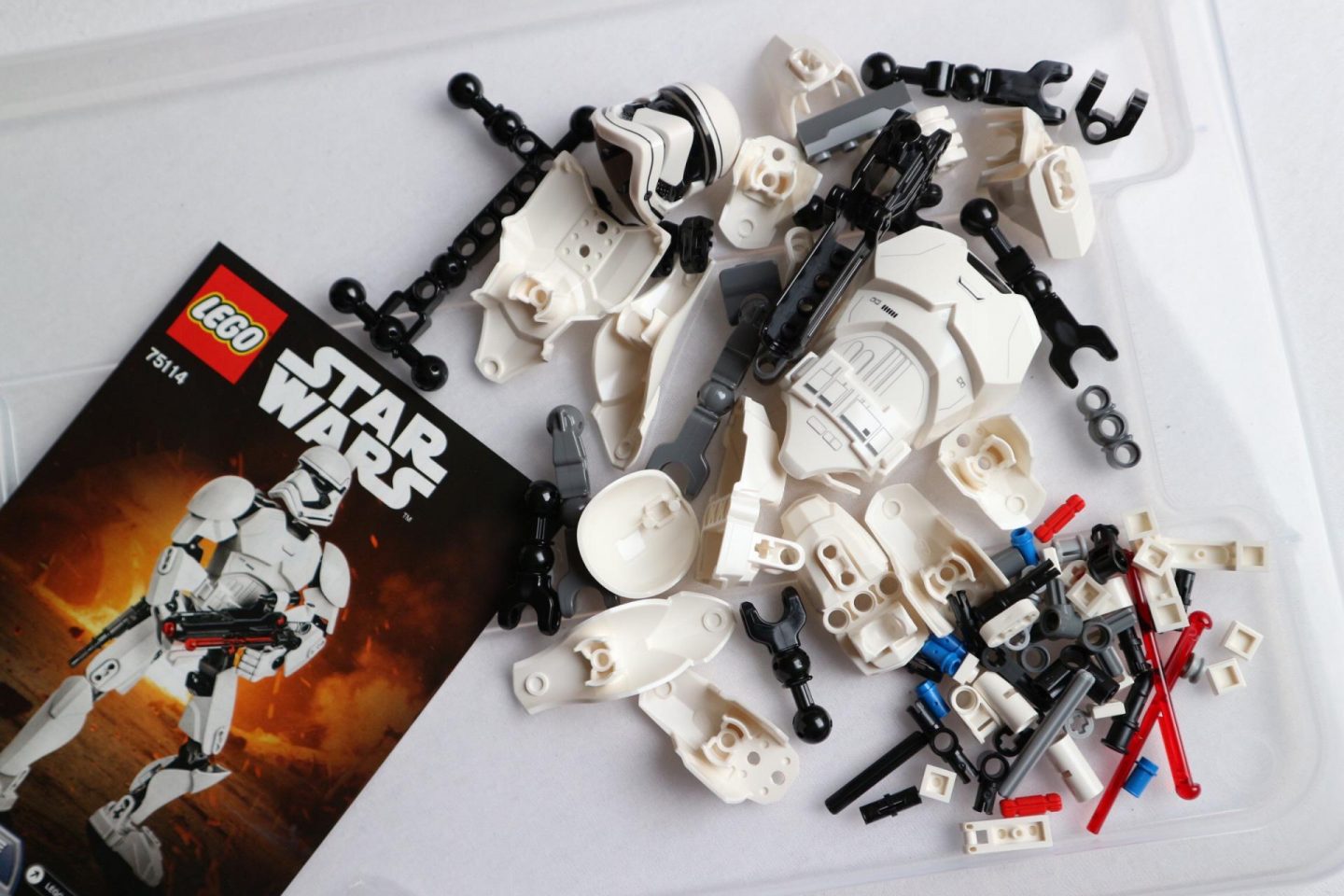 Review: Beware of the LEGO Star Wars Stormtrooper First Order 75114